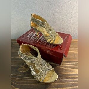 Delicacy Womens Angel-37 Strappy Gold Rhinestone Dress Low Heel Shoes Sz 6 EUC!